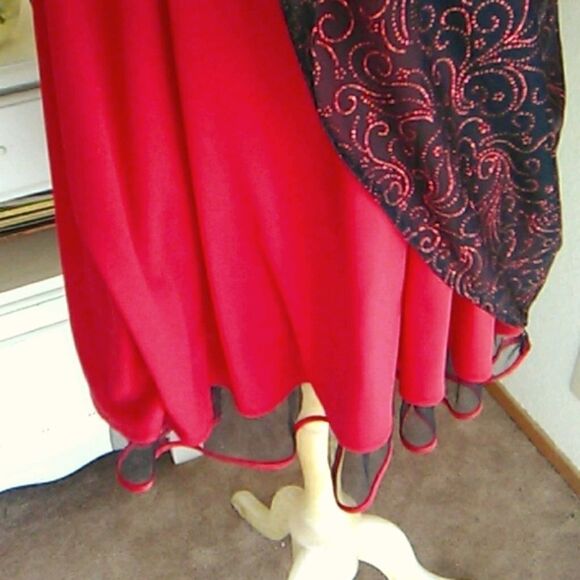 Sugar Free Sparkly Evening Dress. - Picture 5 of 12